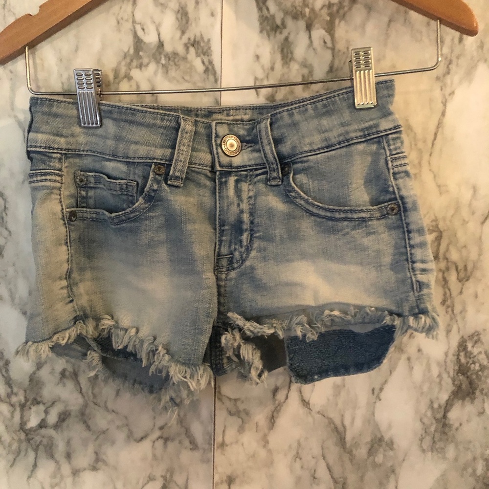 american eagle ripped jean shorts